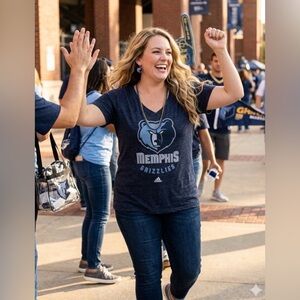 Memphis Grizzlies Women's V-Neck, Short Sleeve Navy Blue Tee. Size XL. NBA SKU 9